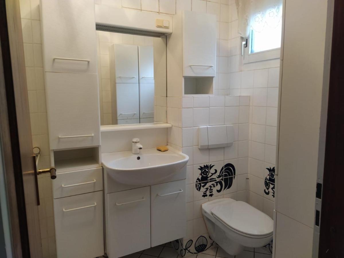 In Kadenbach, Schoene Ferienwohnung Im Ruhigen Zewnętrze zdjęcie
